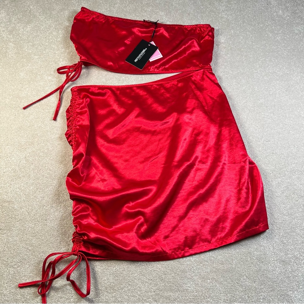 PrettyLittleThing Dress Tube Peep Side Strapless Shiny Satin Short Red Women 12